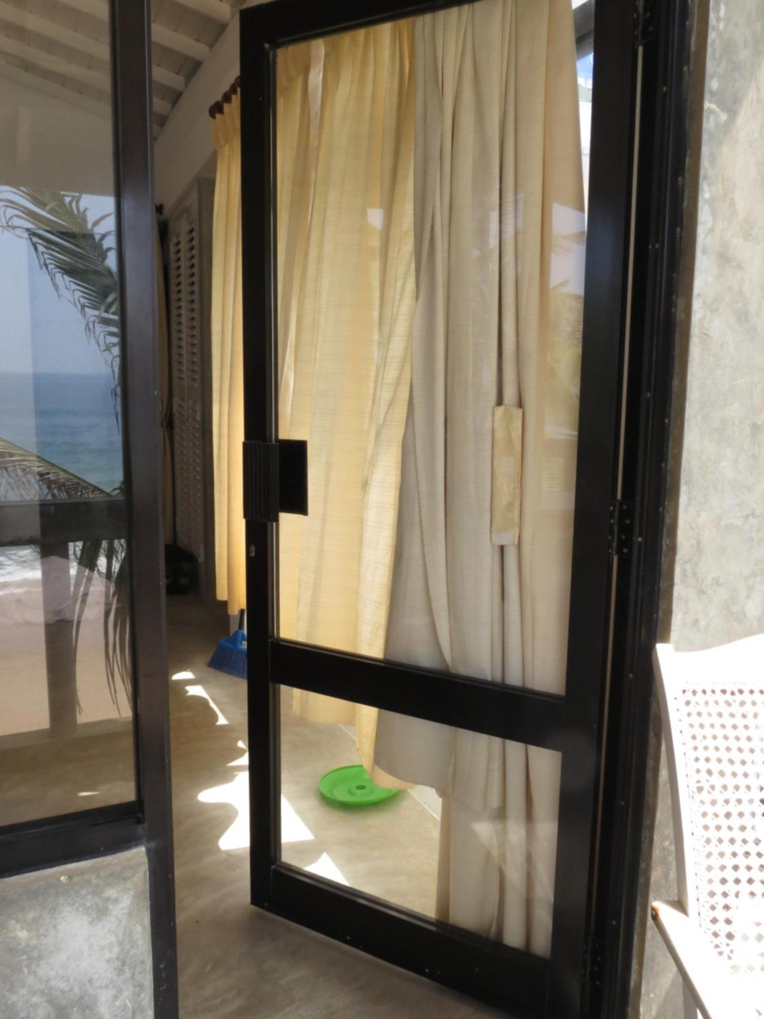 Mountain Wave Hotel And Surfshop Hikkaduwa Room photo