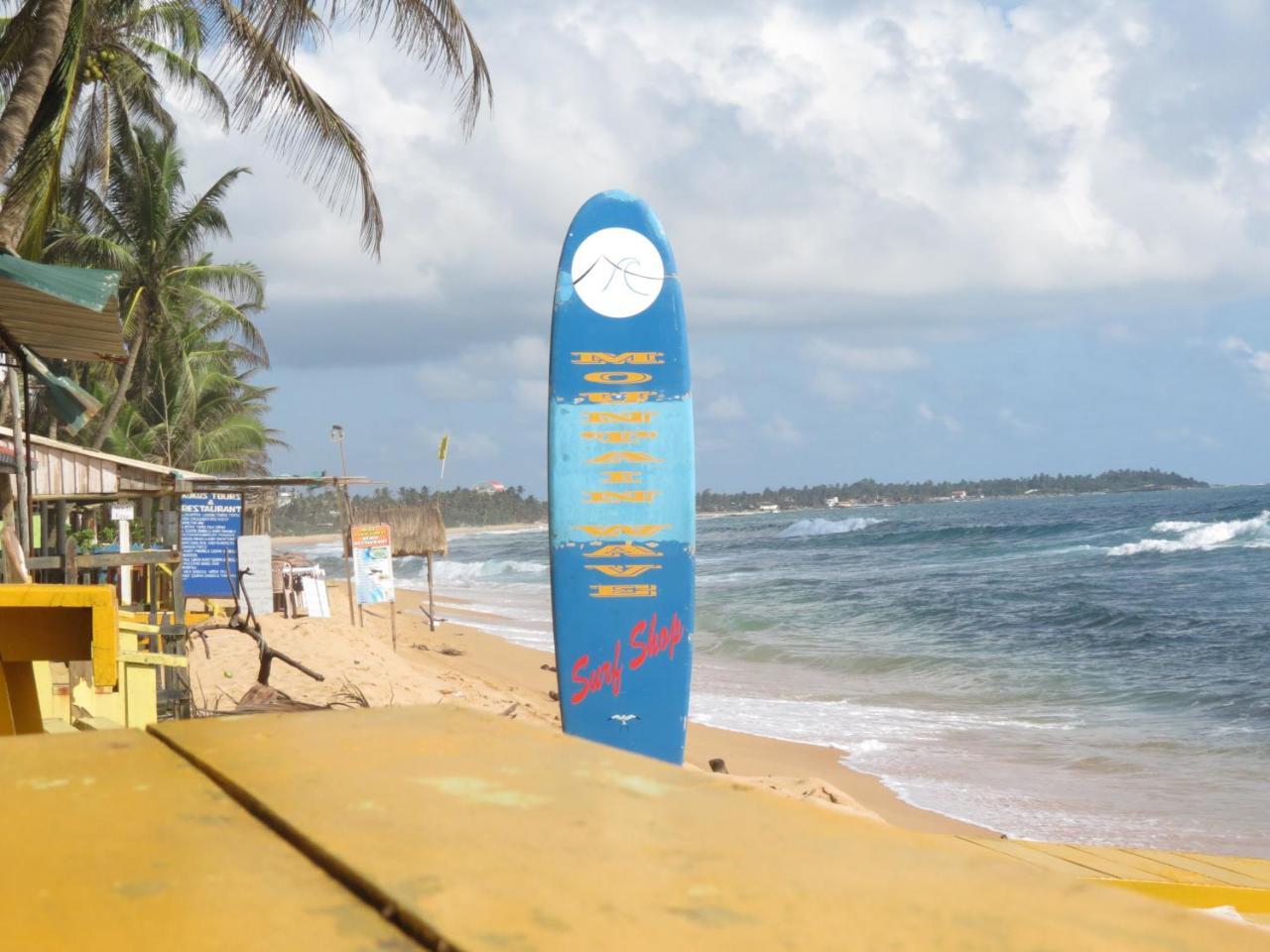 Mountain Wave Hotel And Surfshop Hikkaduwa Exterior photo